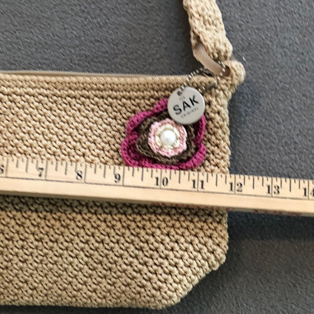 The SAK Beige Crocheted Crossbody Purse w Spring Flower faux Pearl - Picture 2 of 6